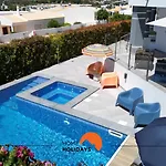 #221 Cerro Grande By Holidays *